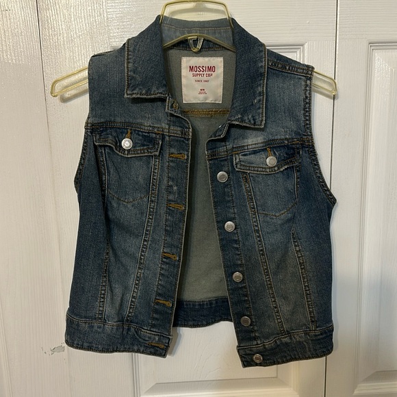 Jean jacket - Picture 1 of 11